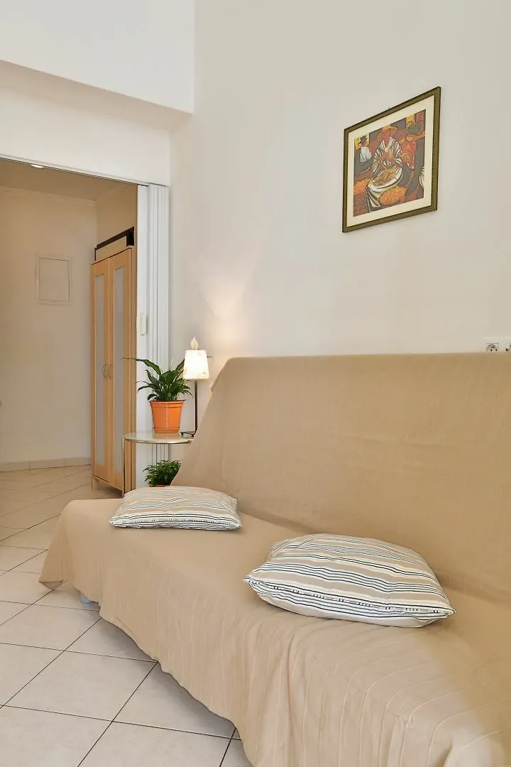Tyrsova Apartment Prague 0*,